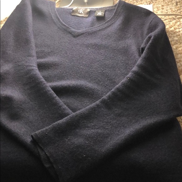 WASHED Calvin Klein Wool Sweater 💔 - Picture 3 of 7